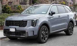 Kia Sorento: कीमत, 7-सीटर SUV के फीचर्स, इंजन और स्पेसिफिकेशन