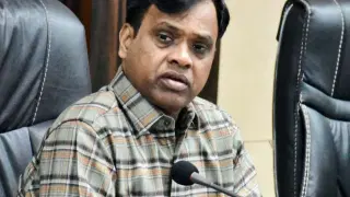 रीवा कलेक्टर नरेंद्र कुमार सूर्यवंशी का फैसला: 11 अपराधियों पर कार्रवाई