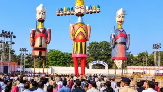 रीवा में दशहरा आयोजन: एनसीसी ग्राउंड में आज होगा रावण वध, उत्सव पर रहेगी लोगों की नजर