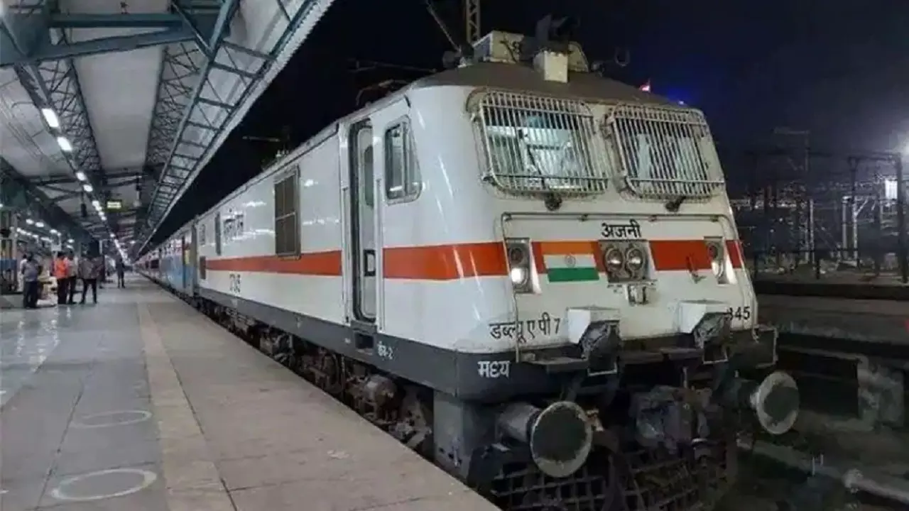 Indian Railways Time Table: यात्रीगण कृपया ध्यान दें , 28 ट्रेनों का टाइम टेबल बदल गया है