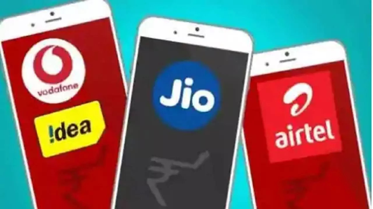 Jio/Airtel/VI: सबसे कम कीमत में ये कंपनी दे रही रोज़ 4GB इंटरनेट डेटा