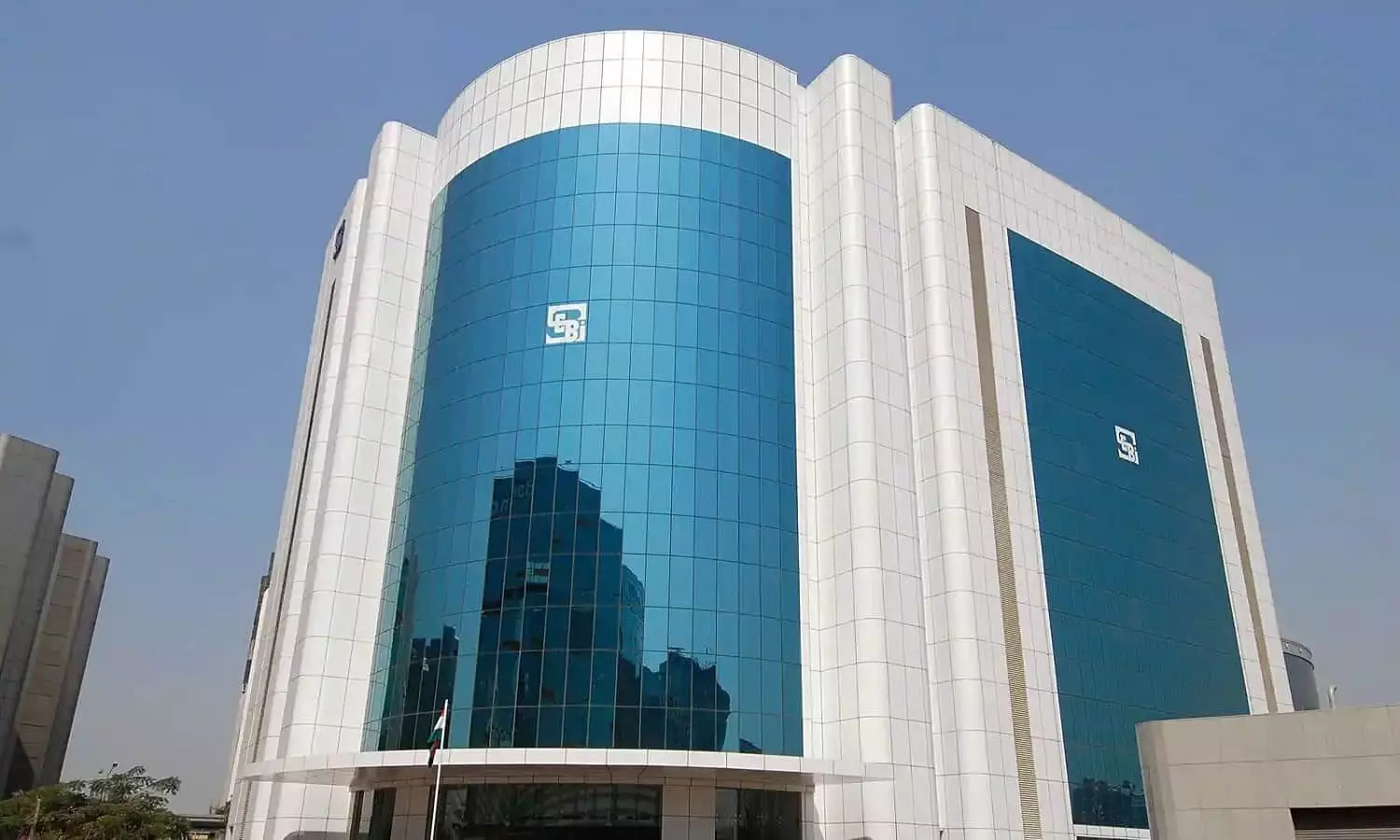 SEBI ने की डिफाल्टर्स की लिस्ट जारी, आपके साथ इनमे से किसने किया धोखा