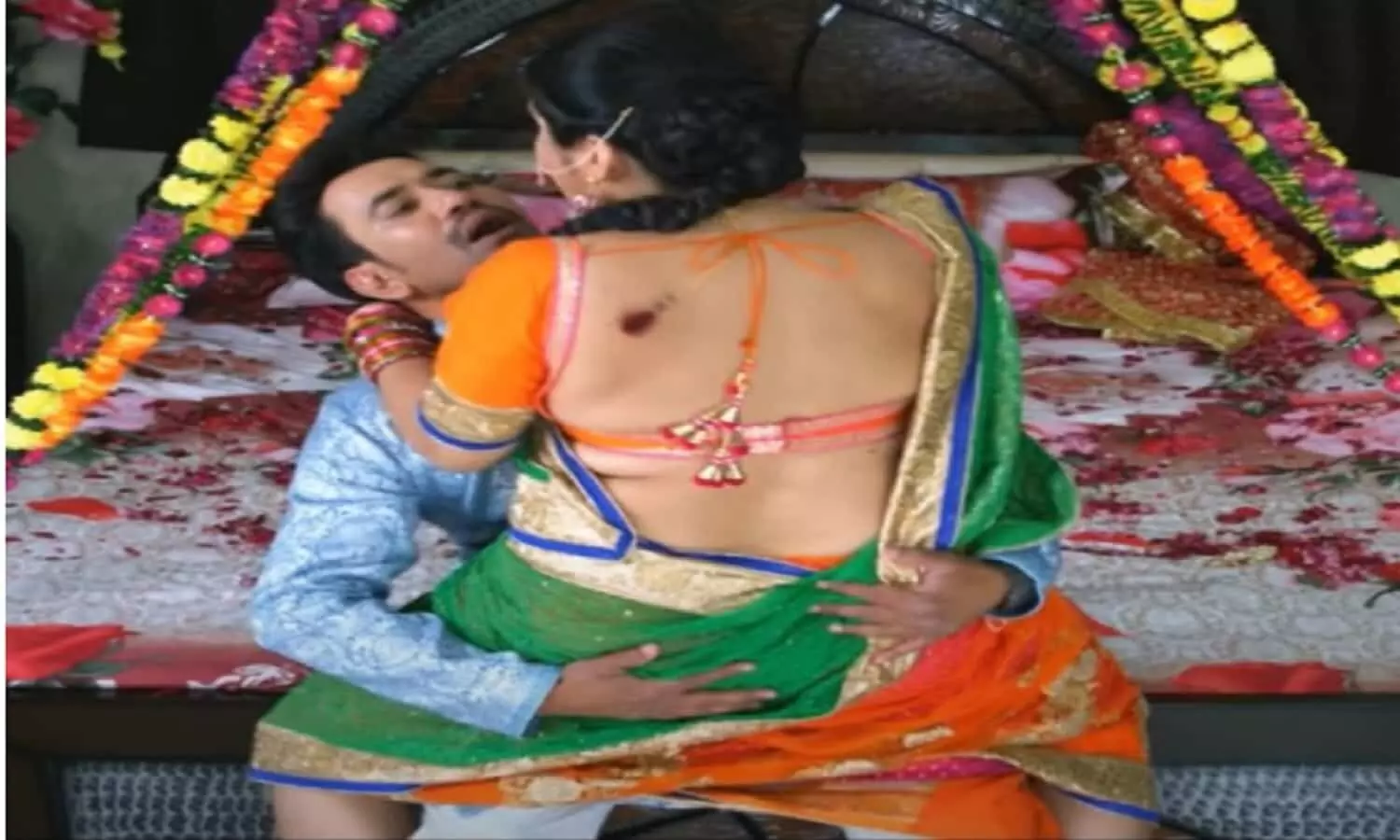 Amrapali Dubey Ke Xxx Video - Amrapali Dubey à¤”à¤° Nirhua à¤¨à¥‡ à¤‡à¤‚à¤Ÿà¤°à¤¨à¥‡à¤Ÿ à¤ªà¤° à¤²à¤—à¤¾à¤ˆ à¤†à¤—, à¤…à¤œà¥€à¤¬-à¤…à¤œà¥€à¤¬ à¤¸à¥à¤Ÿà¥‡à¤ªà¥à¤¸ à¤®à¥‡à¤‚ à¤•à¤°  à¤°à¤¹à¥‡ à¤ªà¤²à¤‚à¤— à¤¤à¥‹à¤¡à¤¼ à¤°à¥‹à¤®à¤¾à¤‚à¤¸ | Amrapali Dubey and Nirhua set the internet on 