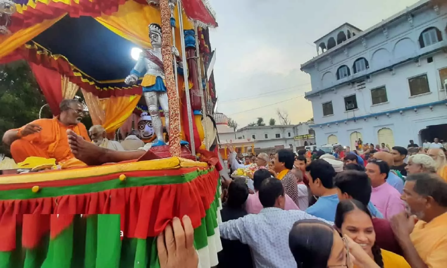 Rathyatra In Rewa: पुरी की तर्ज पर रीवा में निकली भव्य रथयात्रा, बग्गी में भगवान जगन्नाथ स्वामी, बलभ्रद एवं बहन सुभद्रा की भी प्रतिमा थी