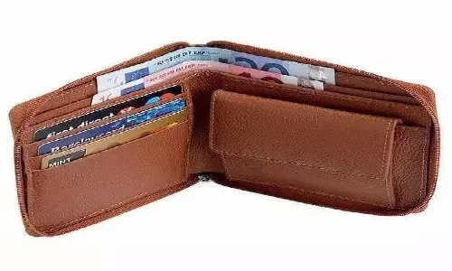 5 Wallet/Purse Colors That Can Enhance Your Financial Luck - Astroyogi.com
