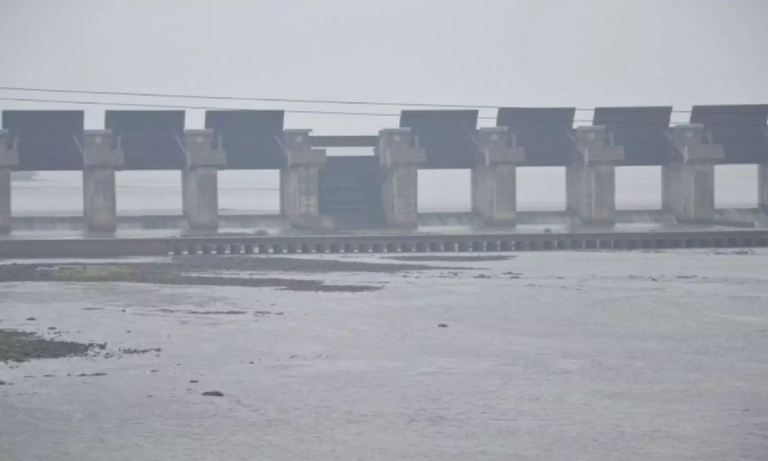 Maheshwar Dam: एमपी के महेश्वर बांध के गेट टूटने का खतरा, 25 गांवों में होगी बर्बादी