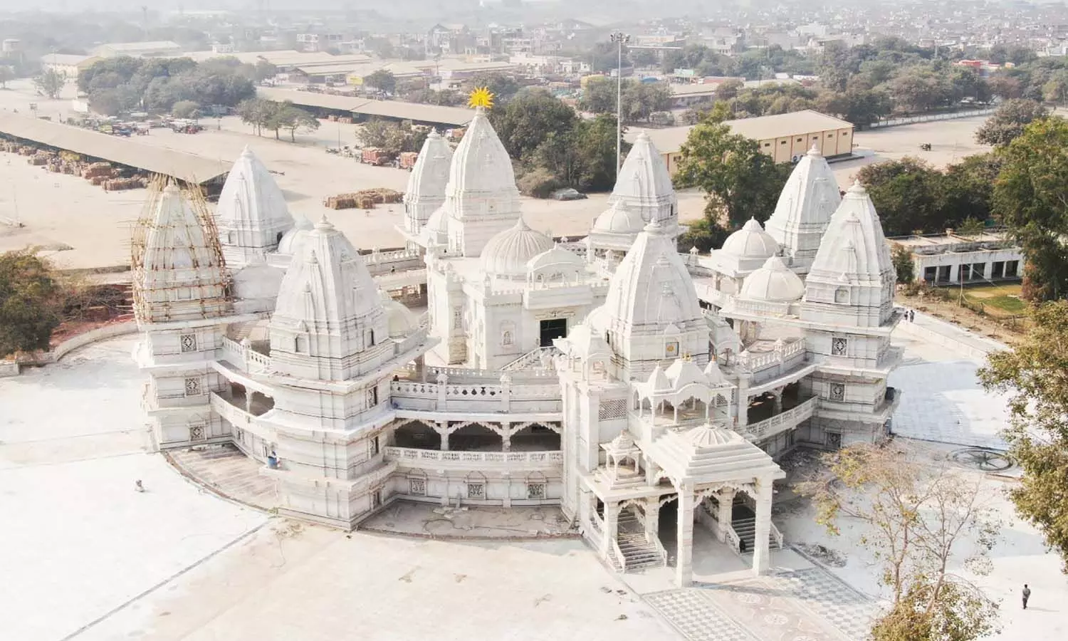 एमपी में यहां बन रहा दुनियां का सबसे बड़ा नवग्रह मंदिर, सूर्य देव सहित नौ ग्रह पत्नी संग होंगे विराजमान