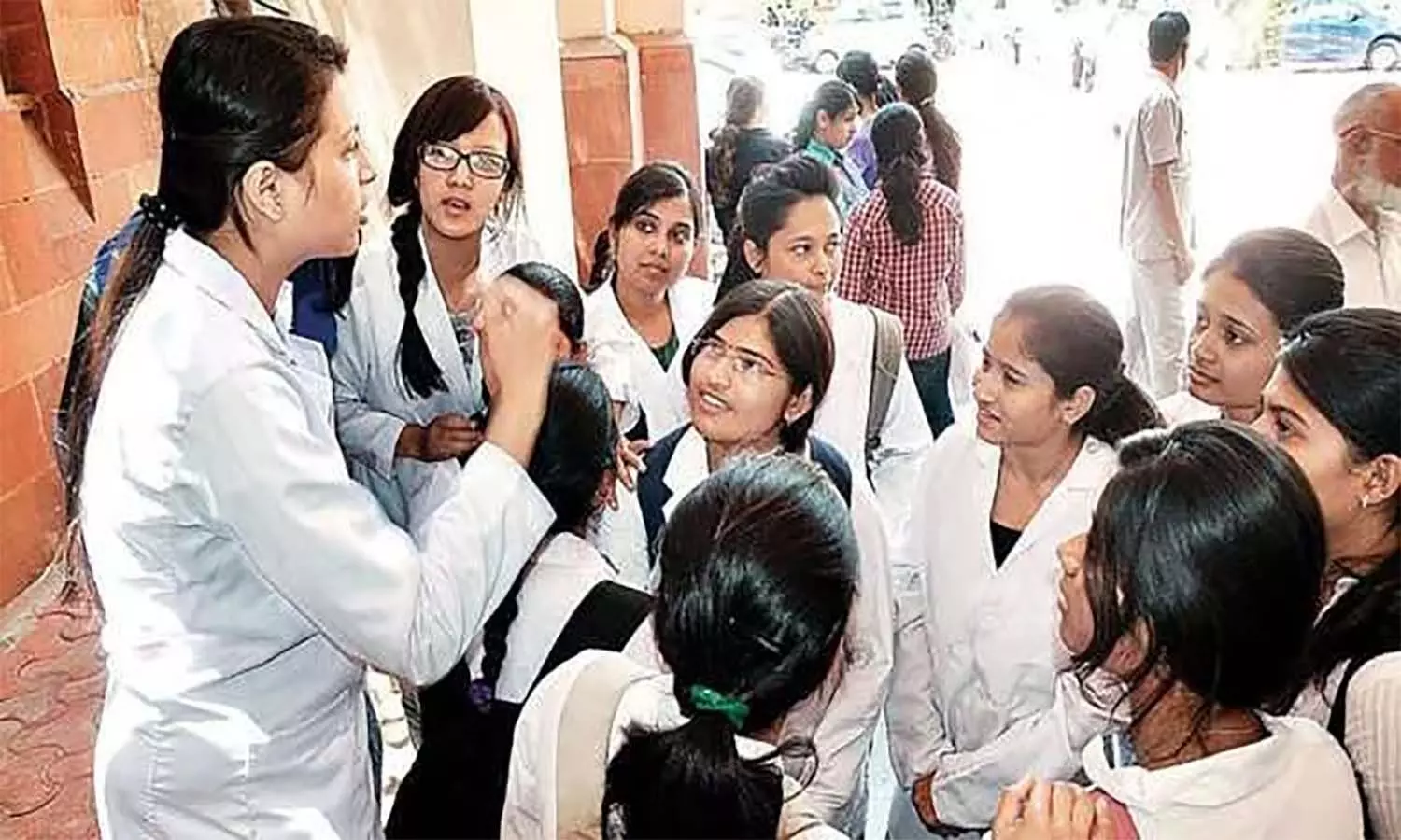 NEET PG 2023: इंटर्नशिप की डेट बढ़ाने के बाद भी एमपी सहित चार अन्य राज्यों के फ्रेशर्स मेडिकल छात्र नहीं दे पाएंगे नीट पीजी