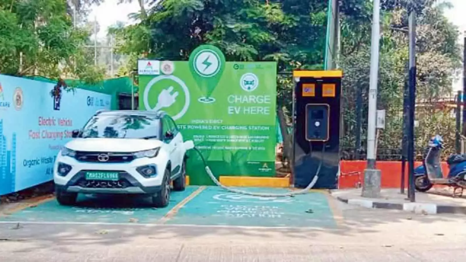 Business Subsidy 2023: घर बैठे करें लाखो कमाने का मौका! सिर्फ ₹3000 में स्थापित करें EV Charging Station, सरकार दे रही बंपर छूट