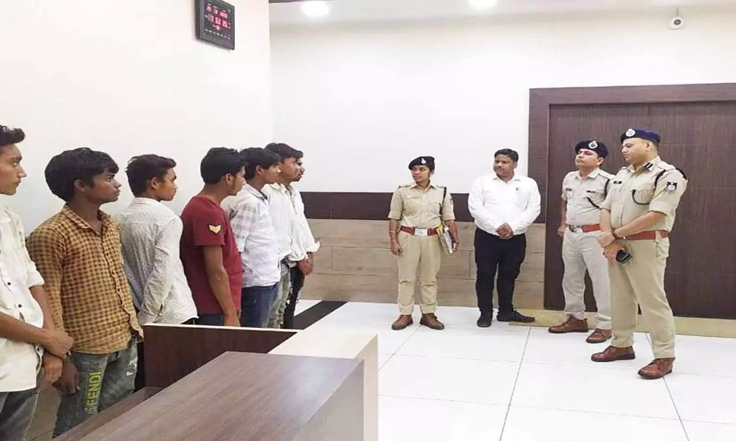 एमपी सिंगरौली पुलिस ने लौटाई 7 बाल श्रमिकों के चेहरे पर मुस्कान, बंधक बने थे कराया मुक्त