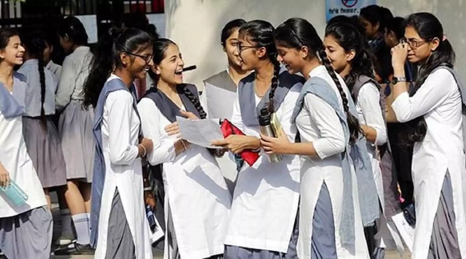 West Bengal WBBSE Madhyamik 10th Result 2023 OUT: 7 लाख से अधिक छात्रों के लिए बड़ी खबर, जारी हुए परिणाम