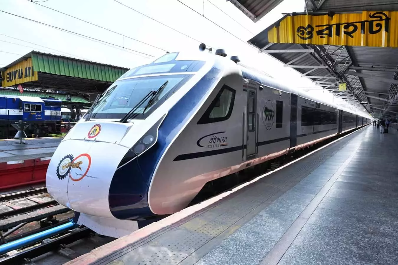 Guwahati NJP Vande Bharat Express Train: असम की पहली वंदे भारत एक्सप्रेस हुई रवाना, पीएम मोदी ने दिखाई हरी झंडी