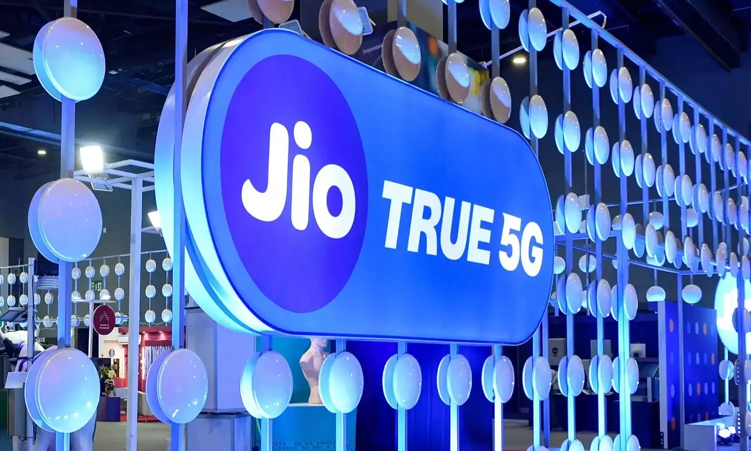 Jio 5G Recharge Plans: जियो ने जारी किए नए 5G रिचार्ज प्लान, अनलिमिटेड कॉलिंग और 5G डेटा के साथ बहुत कुछ फ्री में मिल रहा