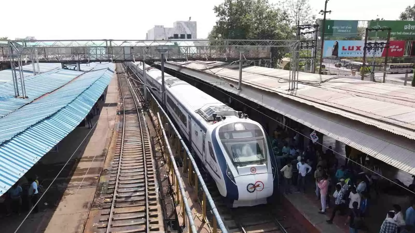 Jabalpur-Bhopal के बीच 4 स्टेशनों पर रुकेगी Vande Bharat Express, चेक करें Route और Time Table