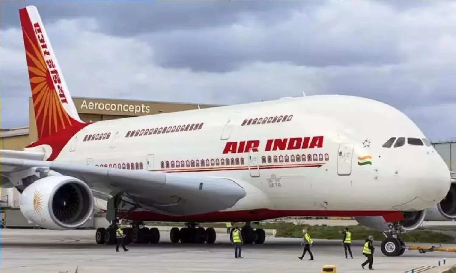 Air India में Mobile Blast: एयर इंडिया के प्लेन में एक पैसेंजर का मोबाइल ब्लास्ट हो गया! उदयपुर में एमरजेंसी लैंडिंग