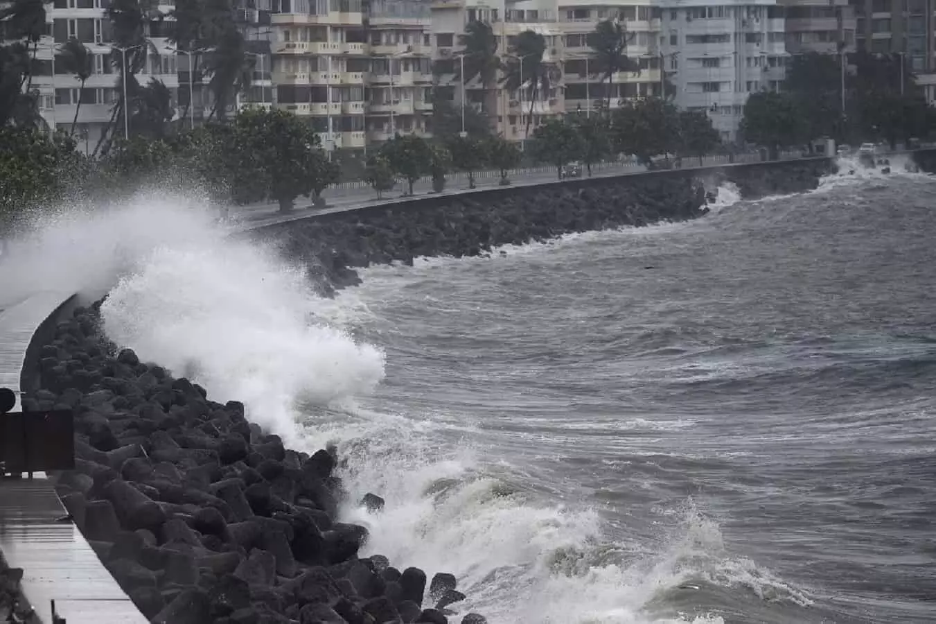 Mumbai Rains: मुंबई में भारी बारिश के बीच, Mumbai-Andheri Subway किया गया बंद,  High Tide का अलर्ट!