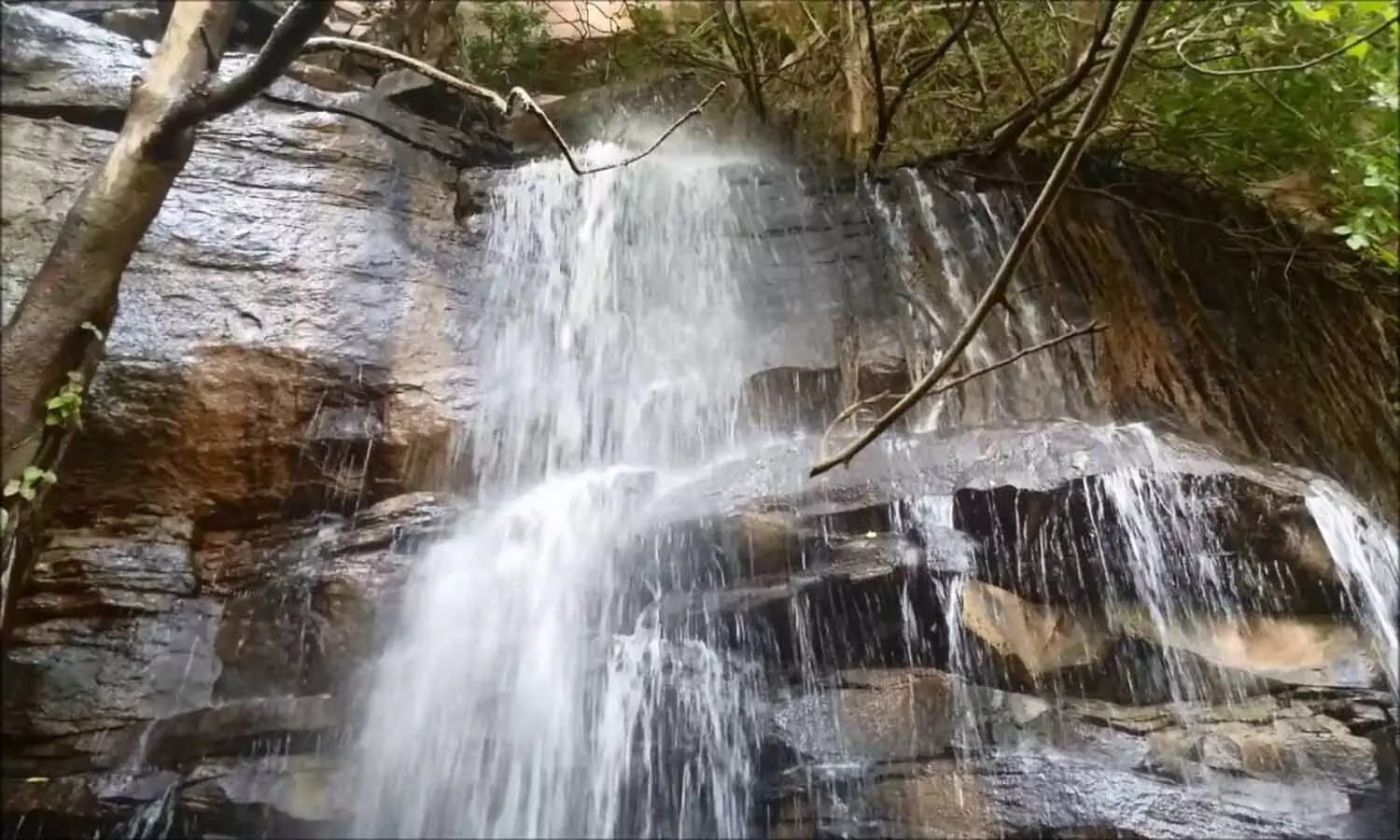 Tons Waterfall: रीवा जिले में ढाई वर्ष से बंद टोंस वाटर फॉल पर्यटकों के लिए फिर खुलेगा, कर सकेंगे दीदार