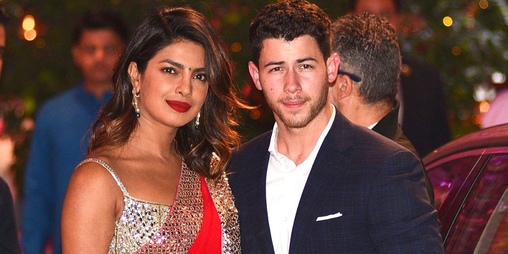 Priyanka Chopra को देख बेकाबू हो गए थे Nick Jonas, सिर्फ इतने घंटो में कह दिए I Love You : Bollywood News